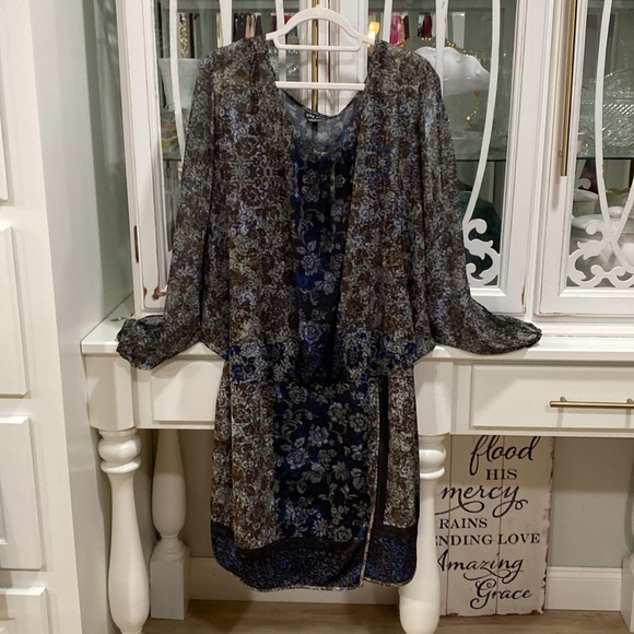 161. City Chic Dress Oversized floral open sleeve sheer top w/ zipper on skirt - Picture 3 of 11